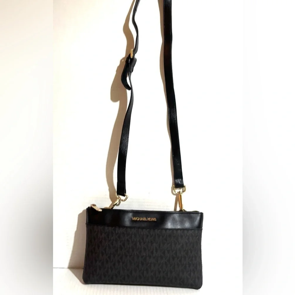 Michael Kors Elegant Black Crossbody Bag